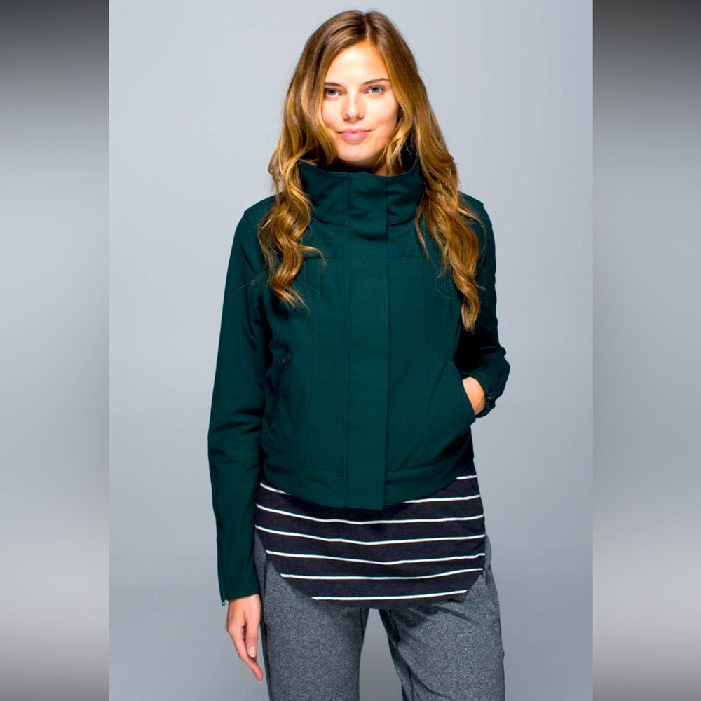 Lululemon cropped jacket small 6 Green